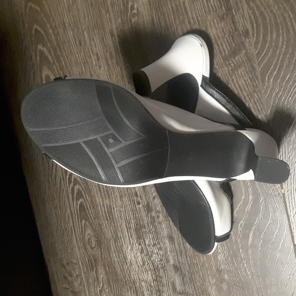 Array Leather Shoes - image 3